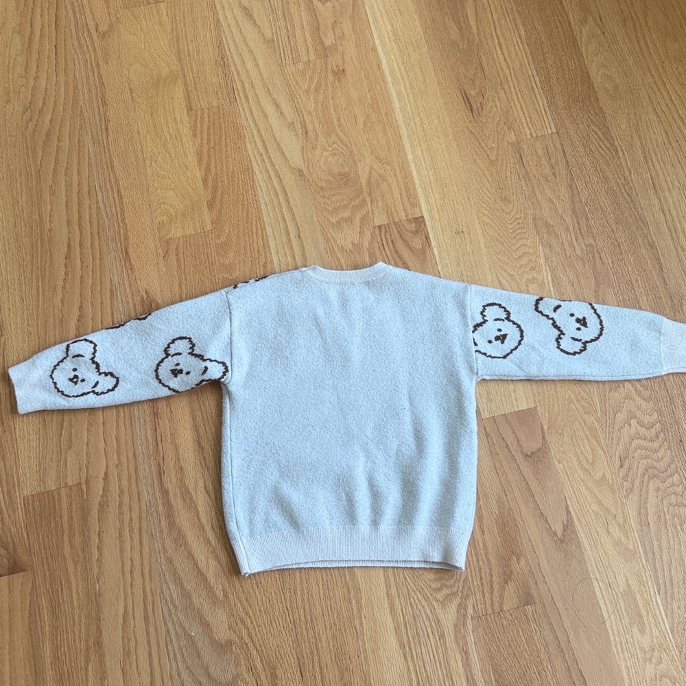Cute Bear Pattern Sweater - Picture 4 of 4
